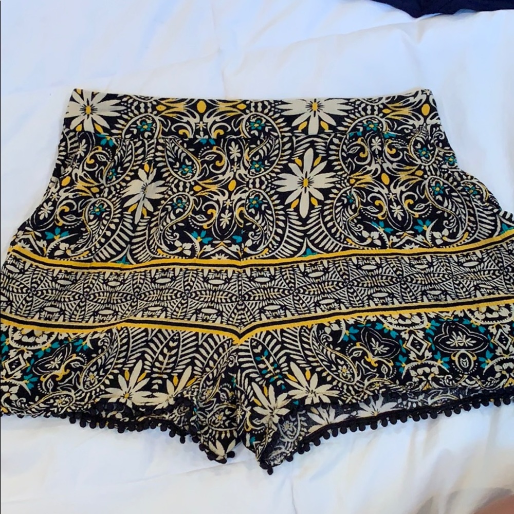 Patterned shorts size XS